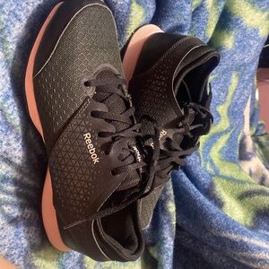 Reebok EasyTone size 8 1/2 excellent condition